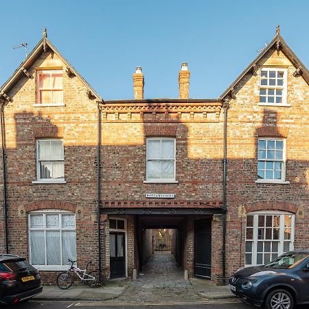 The Old Coach House Apartment ยอร์ค ภายนอก รูปภาพ