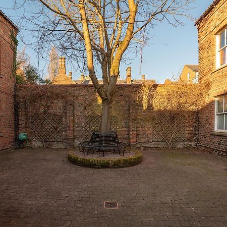 The Old Coach House Apartment ยอร์ค ภายนอก รูปภาพ