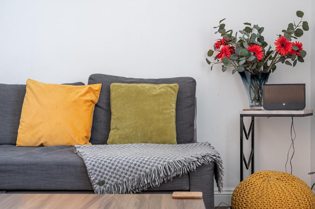 The Old Coach House Apartment ยอร์ค ภายนอก รูปภาพ