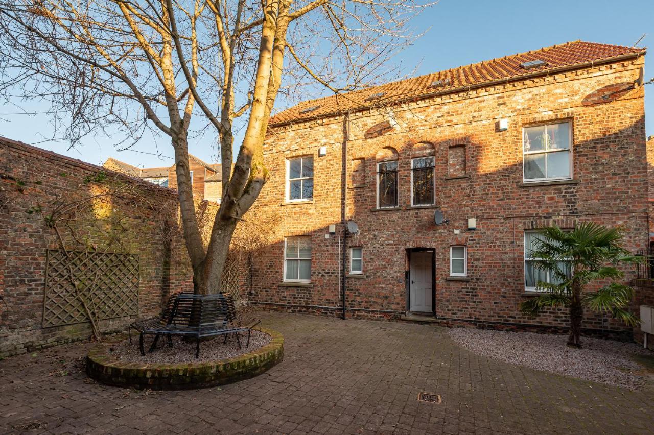The Old Coach House Apartment ยอร์ค ภายนอก รูปภาพ