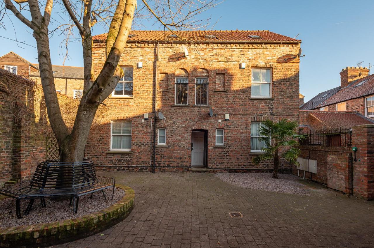 The Old Coach House Apartment ยอร์ค ภายนอก รูปภาพ